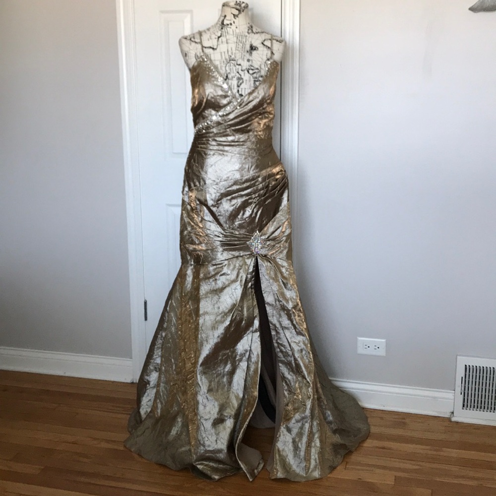 NWOT Iridescent Holographic y2k Bead Corrugated Formal Gown Evening Dress XL